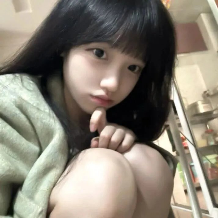 左撇子女人